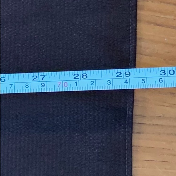 Lulu Lemon light jacket. Black. Size 4. Measurements in photos - Picture 8 of 9